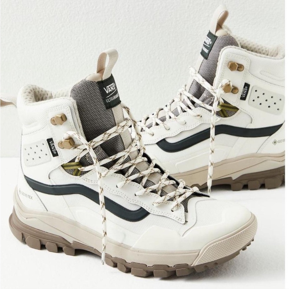 🆕Free People x Vans Ultrarange Exo Gore-Tex Waterproof Cold Weather Unisex Boots